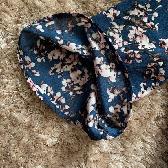 Royal & Pink V-Neck Flounce Sleeve Dynamite Blouse - Picture 5 of 7